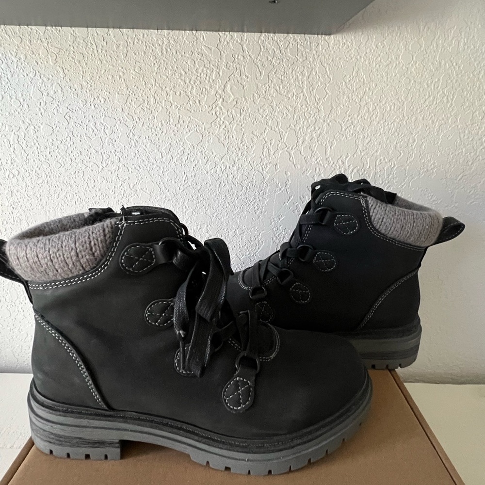 Sporto Black Faux Fur Boots - Picture 2 of 5